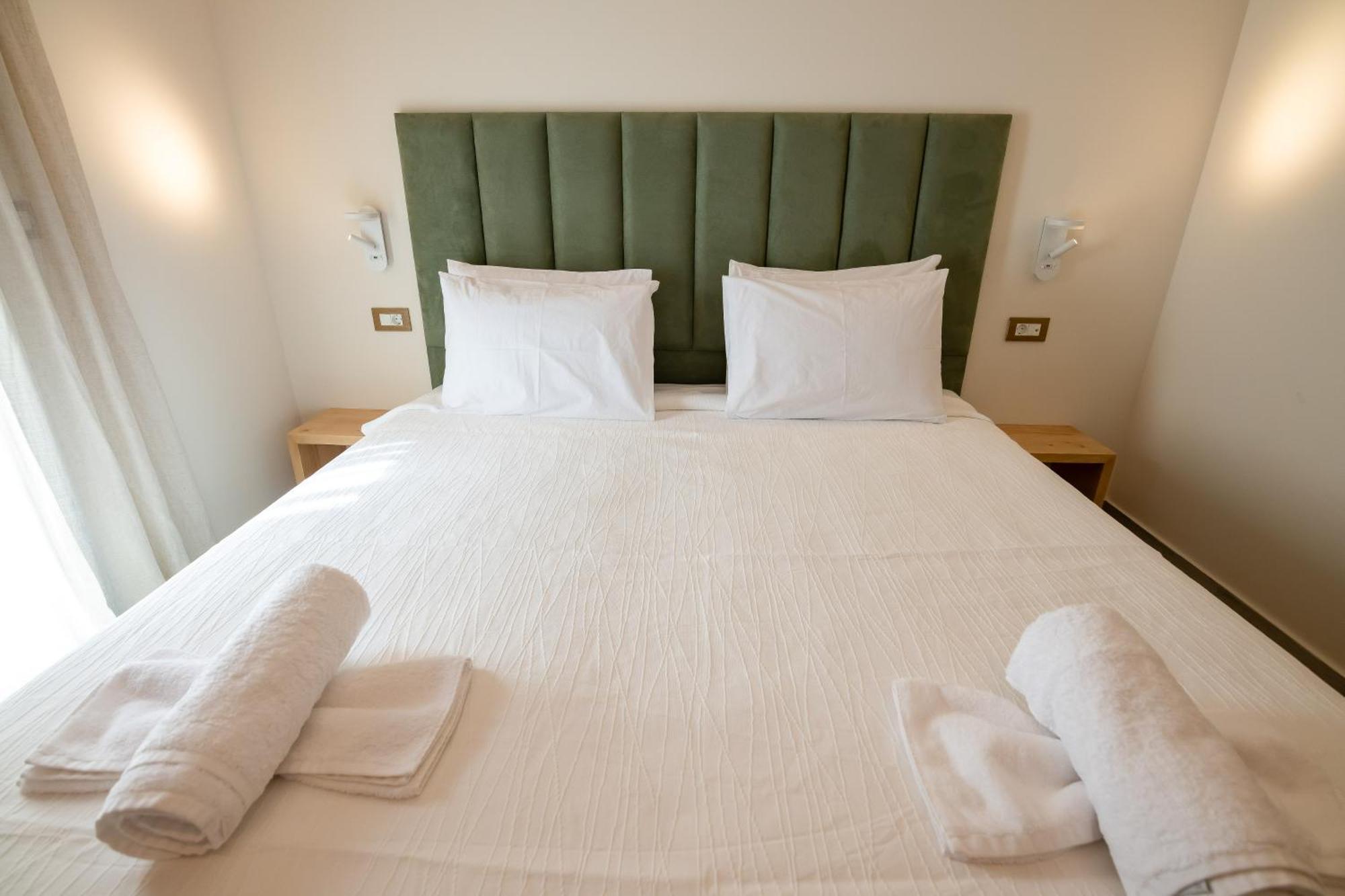 Ocean 11 Hotel Skiathos-stad Buitenkant foto